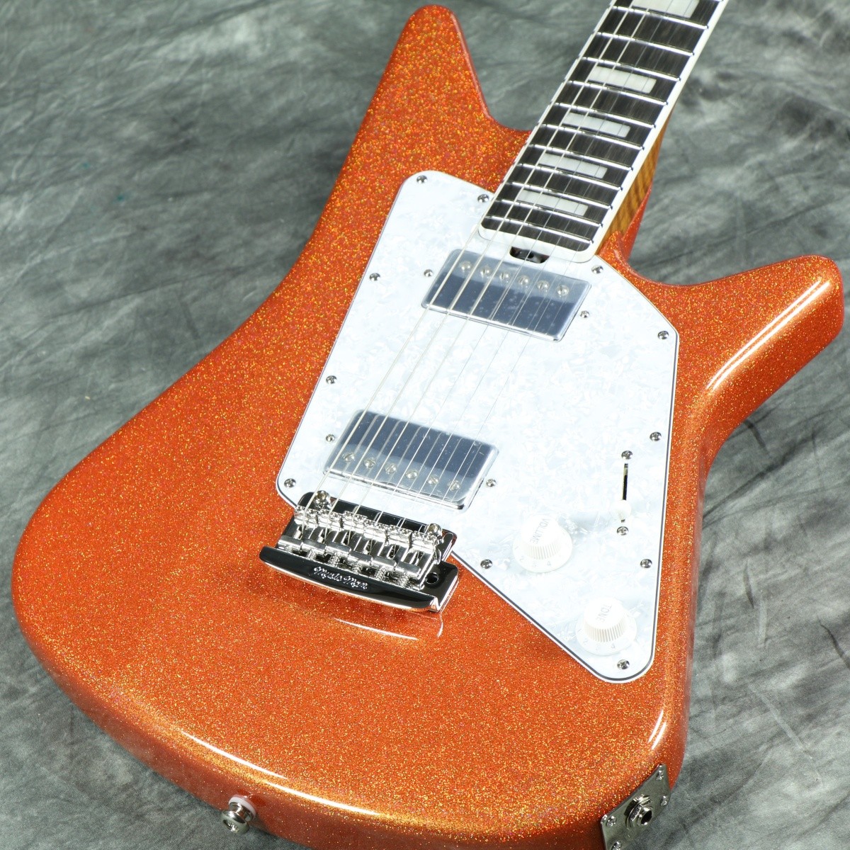 世界限定75本、国内入荷1本のみの特別なギターMUSICMAN (BFR) Albert Lee HH Orange Crushが入荷しました！ –  GuitarQuest イシバシ楽器が送る楽器情報サイト