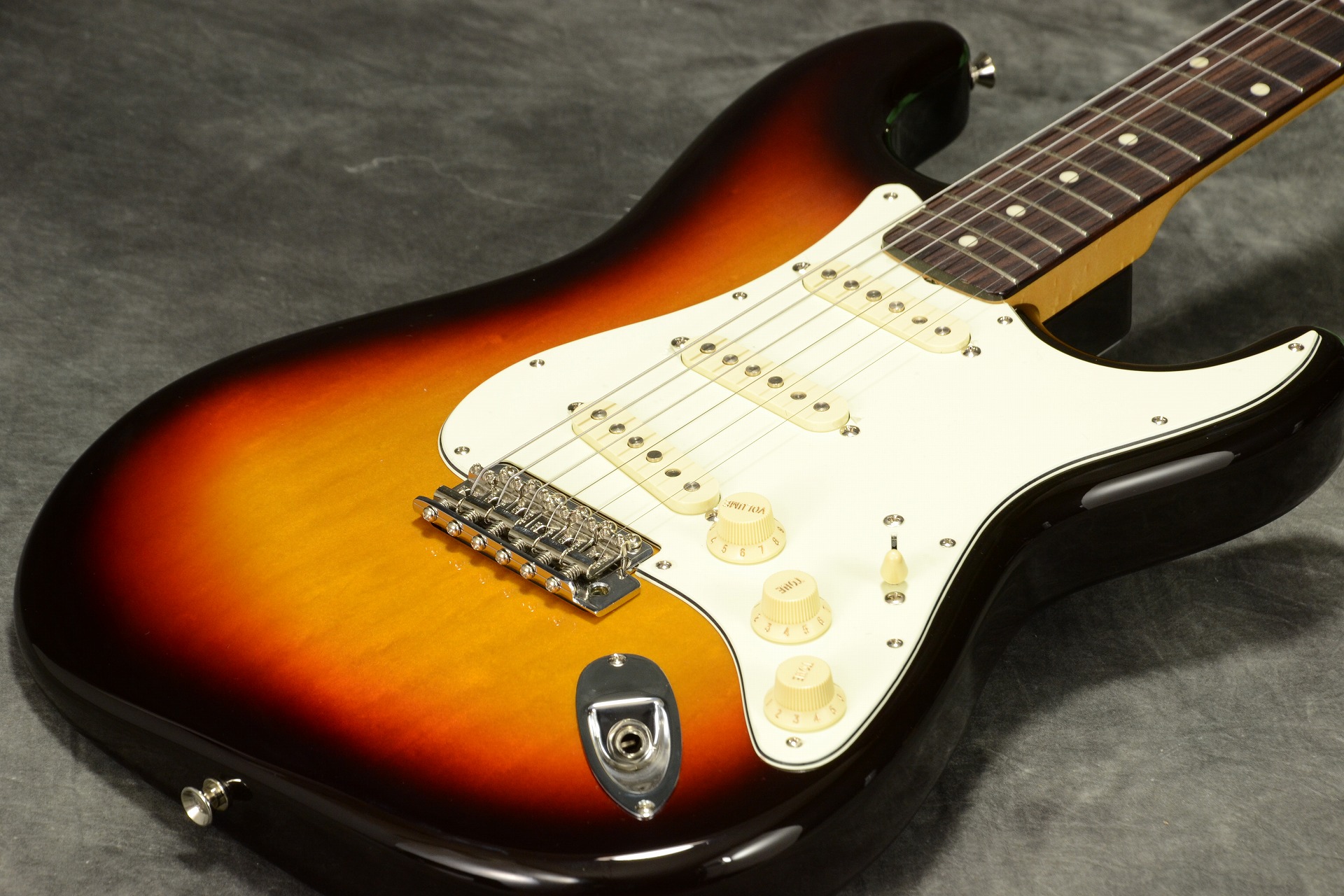 ST62 3tone Sunburst by Fender Japan – GuitarQuest イシバシ楽器が 