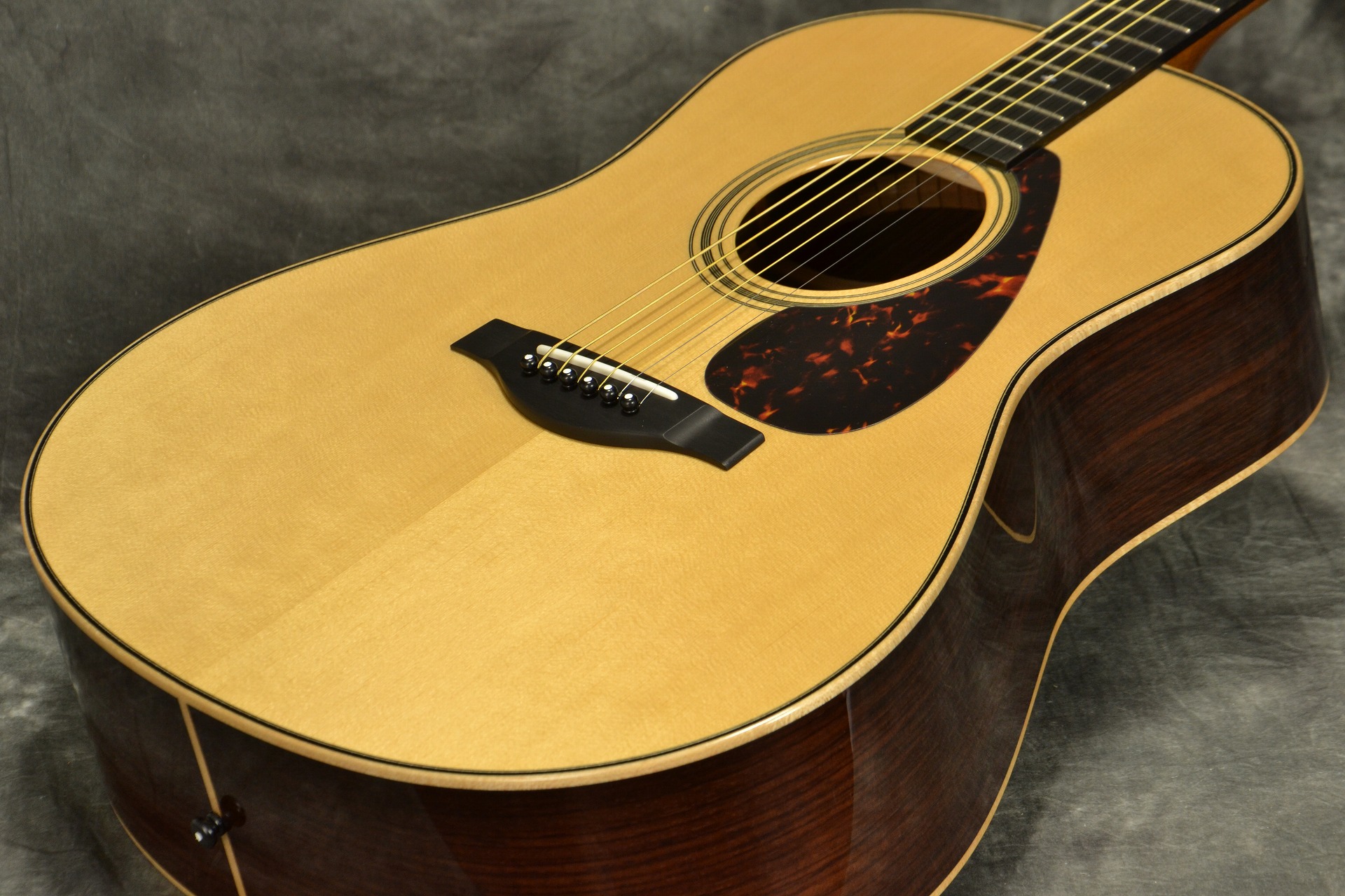 YAMAHA アコースティックギター LL26AREはこう変わった！！ – GuitarQuest イシバシ楽器が送る楽器情報サイト