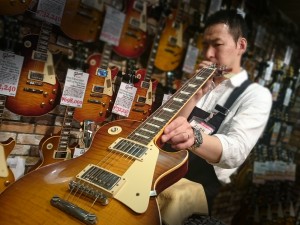 選定材を使用した最新レスポールが入荷 Guitarquest イシバシ楽器が送る楽器情報サイト Guitarquest はイシバシ楽器楽器情報サイトです ショッピングサイトでは出来ない高画質写真でスタッフおすすめの楽器をご紹介します By イシバシ楽器