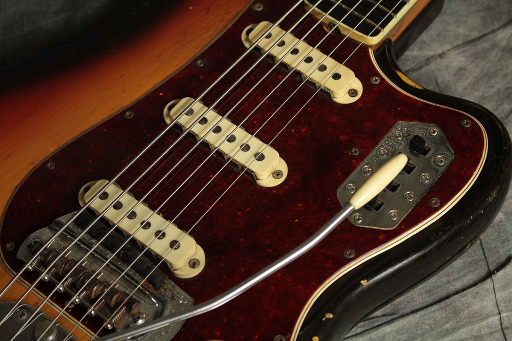 Vintage File】#11 Fender 1967-68年製 Bass VI Sunburst ～異形の6弦 